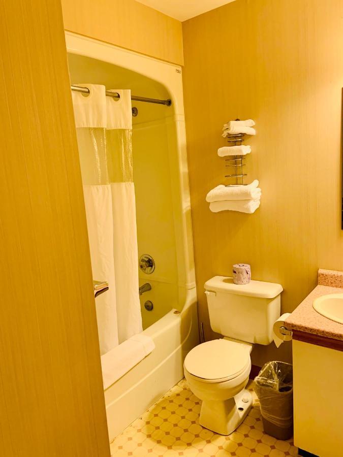 Green Acres Motel Мисисага Екстериор снимка