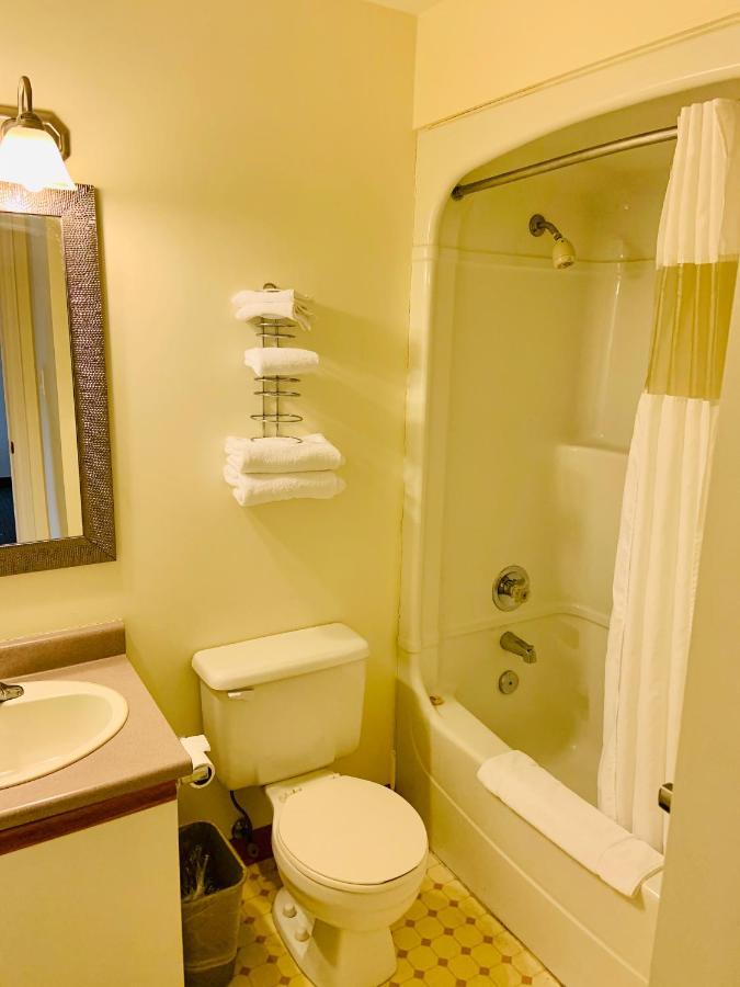 Green Acres Motel Мисисага Екстериор снимка